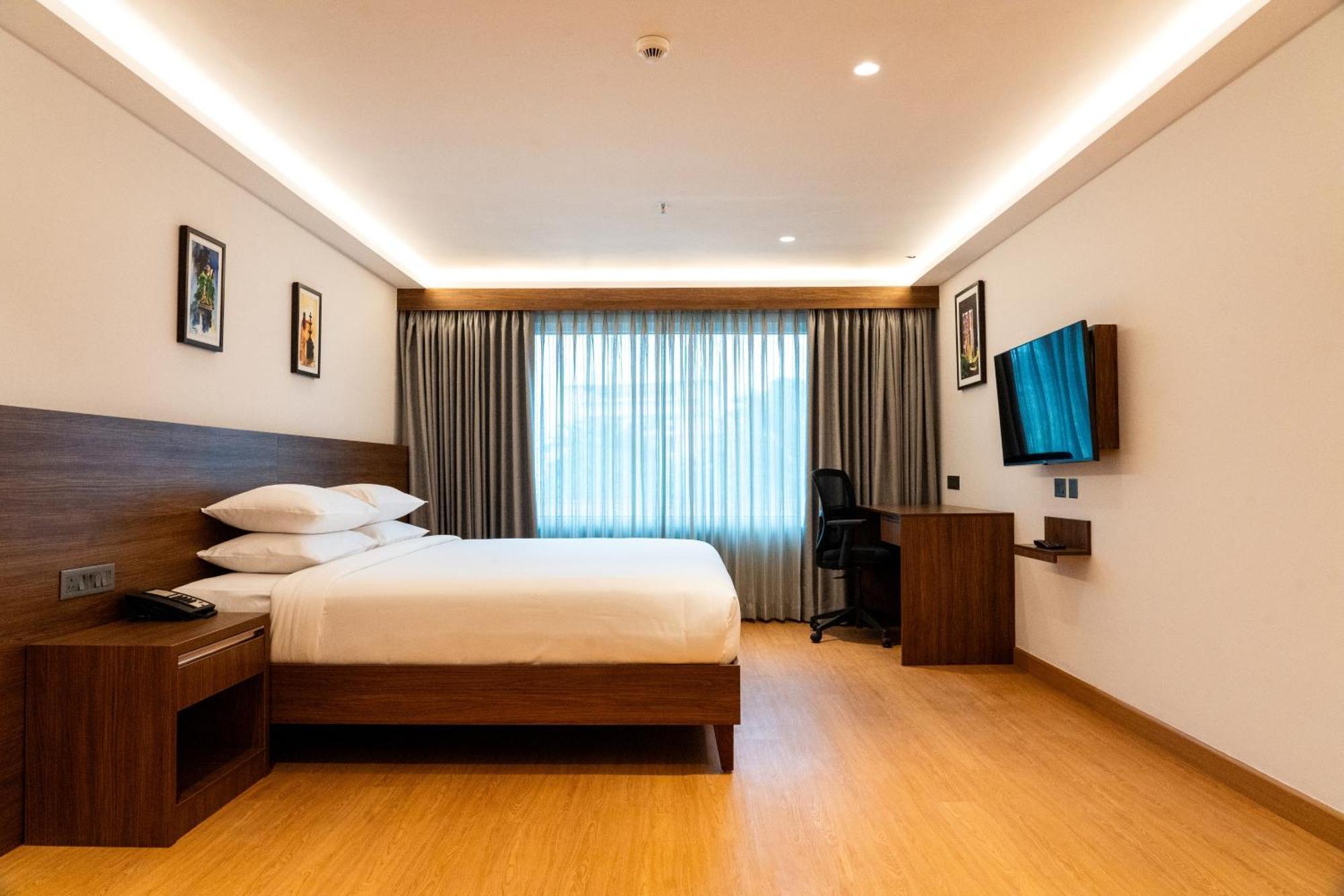 Lilac Hotel Guruvāyūr Dış mekan fotoğraf