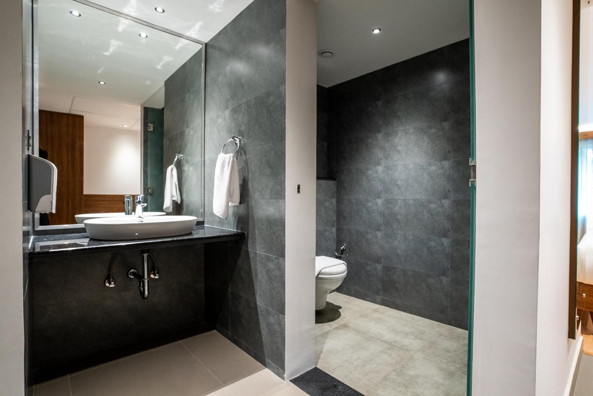 Lilac Hotel Guruvāyūr Oda fotoğraf