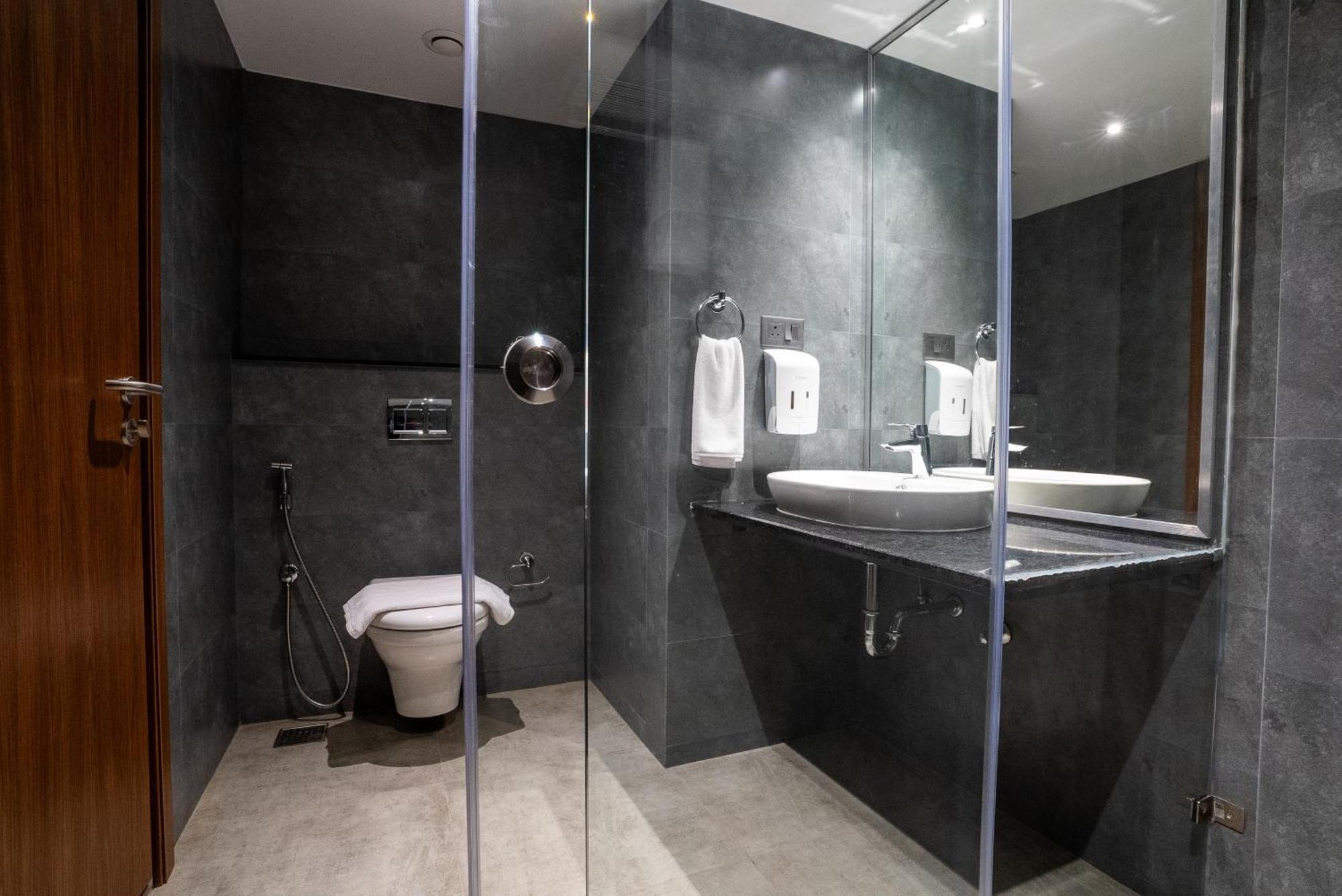 Lilac Hotel Guruvāyūr Dış mekan fotoğraf
